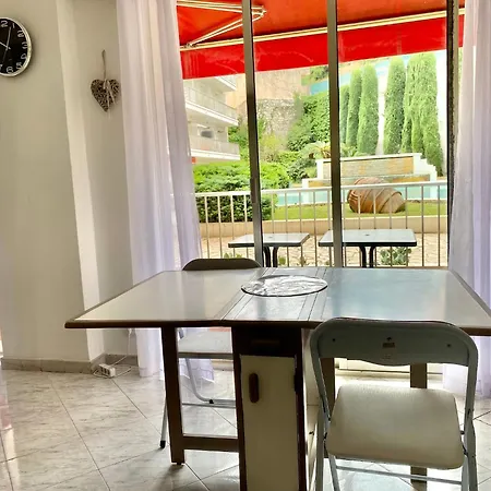 Le Studio, Proche Menton