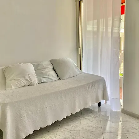 Le Studio, Proche Apartment