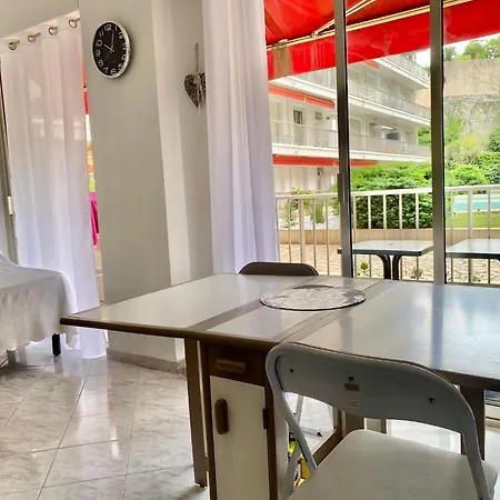 Le Studio, Proche * Menton